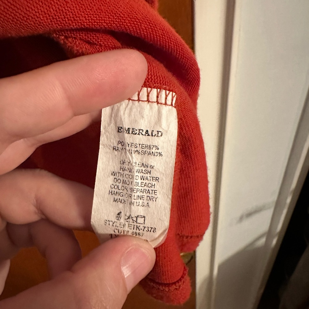 Emerald Red Boxy Tunic with Buttoned Details - Picture 5 of 5